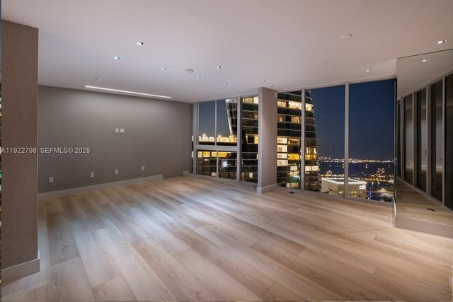 465 Brickell Avenue 5701, Miami, FL 33131