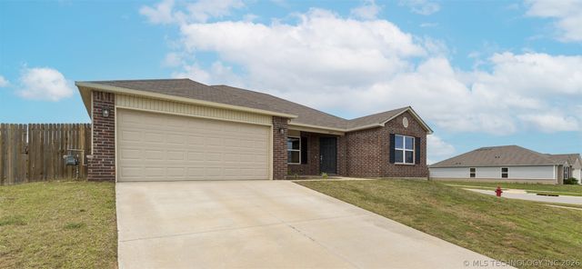 2001 S Lubbock Drive, Claremore, OK 74019