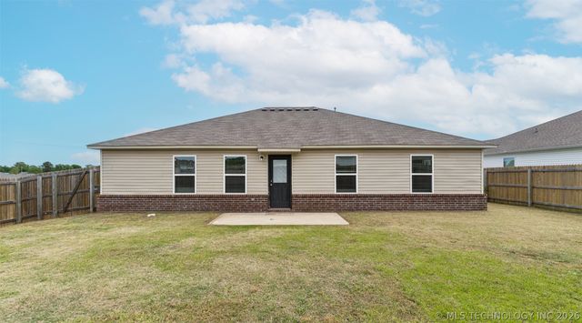 2001 S Lubbock Drive, Claremore, OK 74019