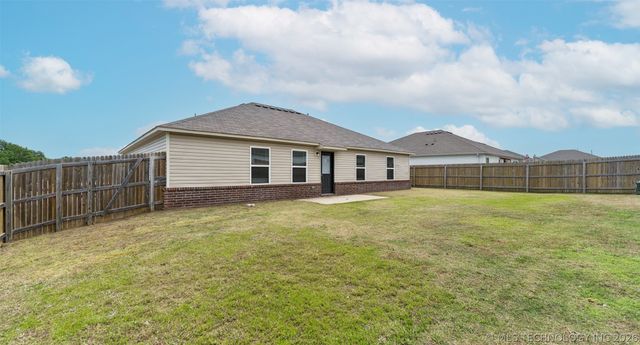2001 S Lubbock Drive, Claremore, OK 74019