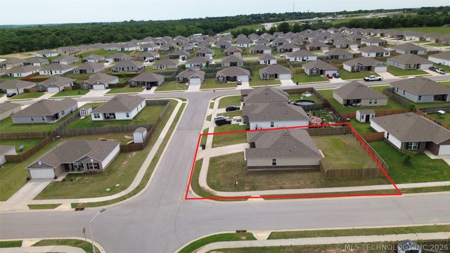 2001 S Lubbock Drive, Claremore, OK 74019