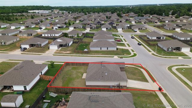 2001 S Lubbock Drive, Claremore, OK 74019