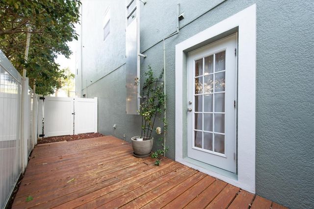 209 ROCK GARDEN PLACE, Tampa, FL 33609