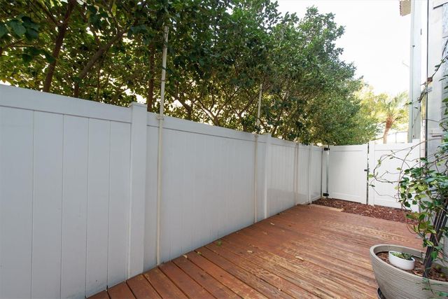 209 ROCK GARDEN PLACE, Tampa, FL 33609