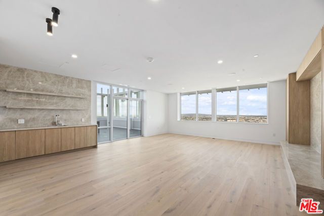 230 W Olympic Boulevard PH 1, Los Angeles, CA 90015