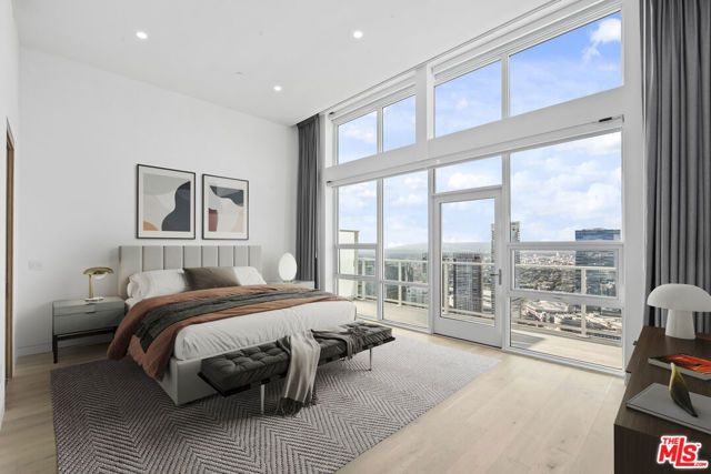 230 W Olympic Boulevard PH 1, Los Angeles, CA 90015