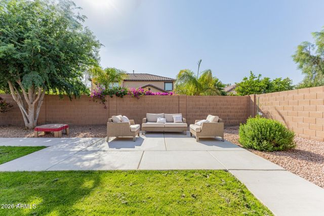 6886 S EMERALD Place, Chandler, AZ 85249