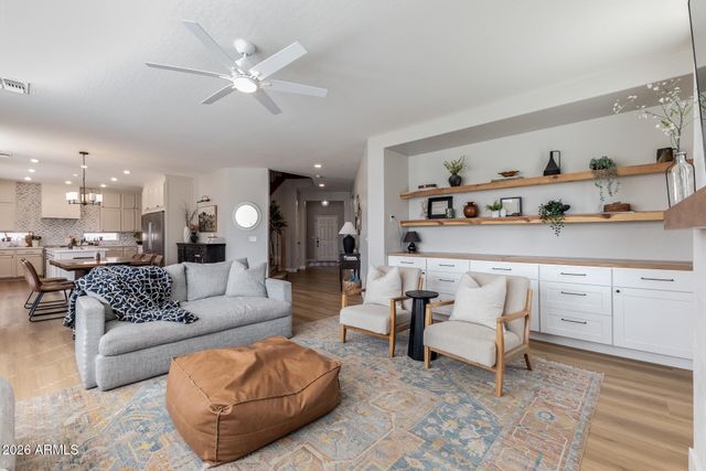 6886 S EMERALD Place, Chandler, AZ 85249