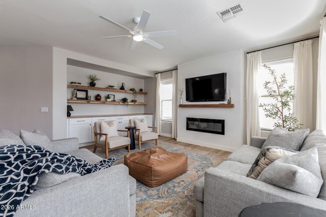 6886 S EMERALD Place, Chandler, AZ 85249