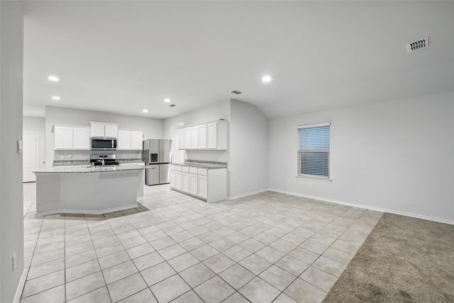 624 Whitecomb Lane, Justin, TX 76247