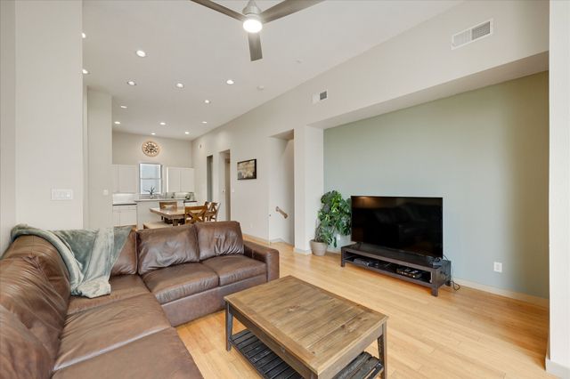 745 Cannen John Lane, Dallas, TX 75204