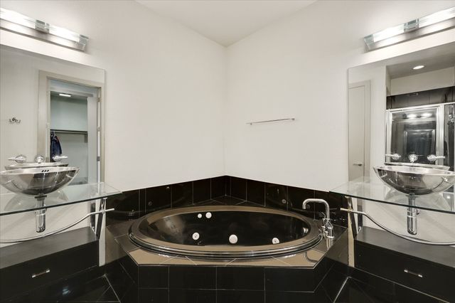 745 Cannen John Lane, Dallas, TX 75204