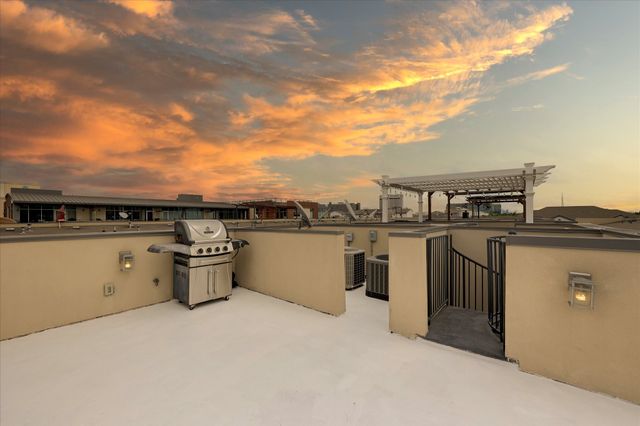 745 Cannen John Lane, Dallas, TX 75204