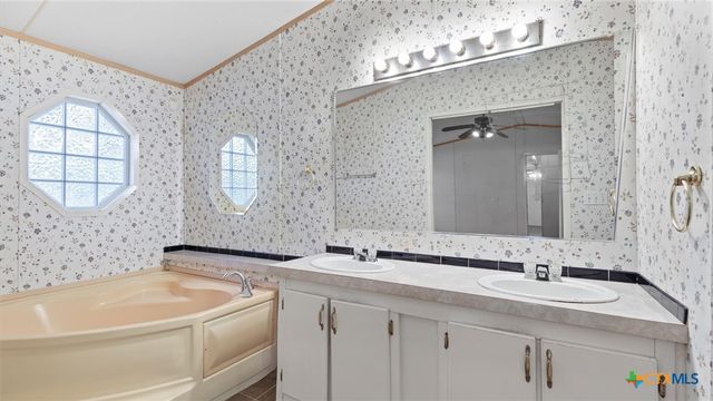 276 Riverview Terrace, Seguin, TX 78155