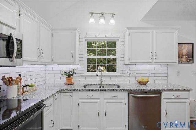 7501 Genuine Risk Ln, Midlothian, VA 23112