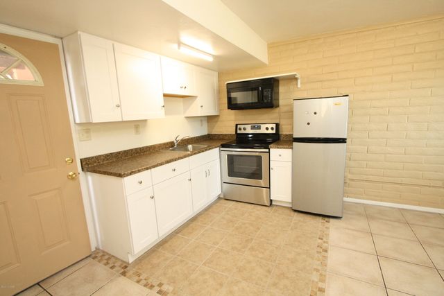 3869 E Glenn Street, Tucson, AZ 85716