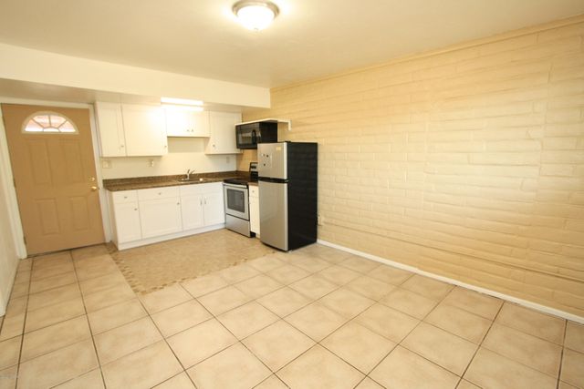 3869 E Glenn Street, Tucson, AZ 85716