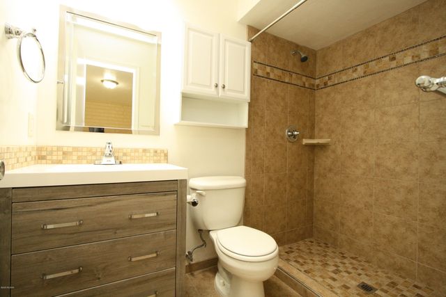 3869 E Glenn Street, Tucson, AZ 85716