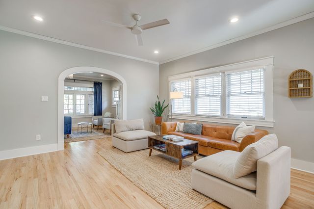 1903 College Avenue, Fort Worth, TX 76110