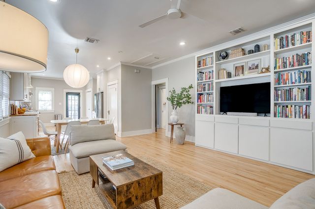 1903 College Avenue, Fort Worth, TX 76110