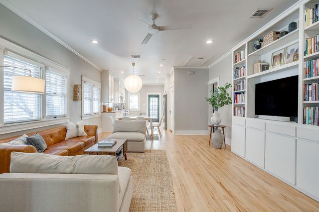 1903 College Avenue, Fort Worth, TX 76110