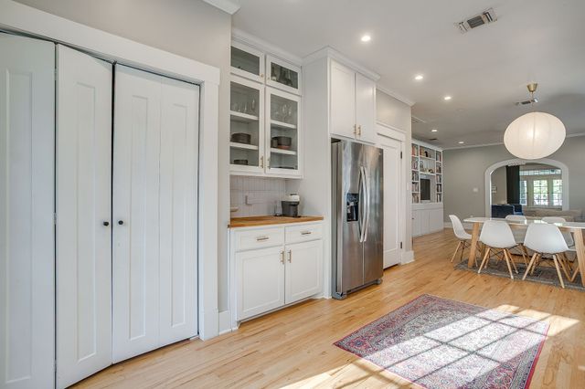 1903 College Avenue, Fort Worth, TX 76110