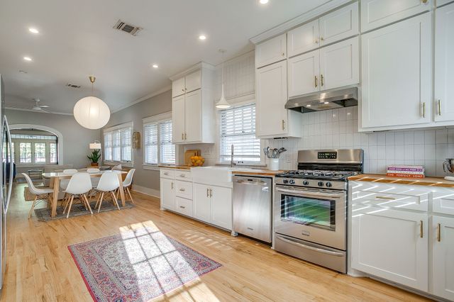 1903 College Avenue, Fort Worth, TX 76110