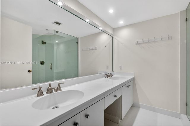2000 Towerside Ter 709, Miami, FL 33138