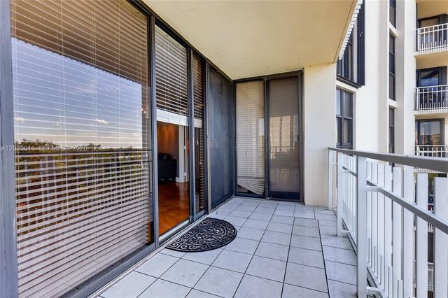 2000 Towerside Ter 709, Miami, FL 33138
