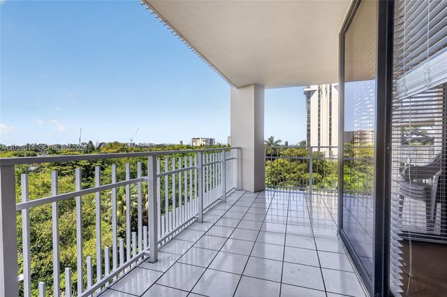 2000 Towerside Ter 709, Miami, FL 33138