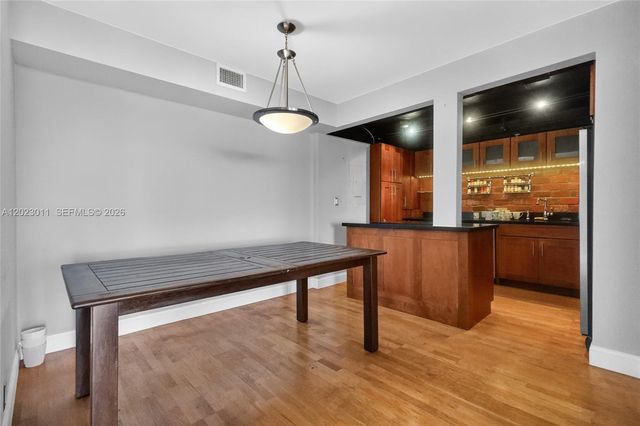 2000 Towerside Ter 709, Miami, FL 33138