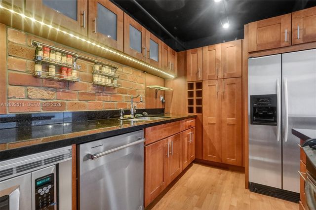 2000 Towerside Ter 709, Miami, FL 33138