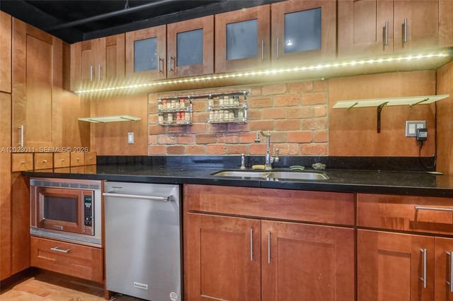 2000 Towerside Ter 709, Miami, FL 33138