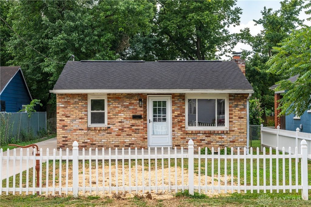 1702 Glenwood Avenue, Middletown, OH 45044