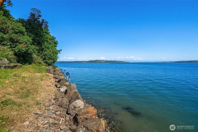 12422 SW Bachelor Road, Vashon, WA 98070