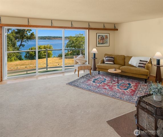 12422 SW Bachelor Road, Vashon, WA 98070
