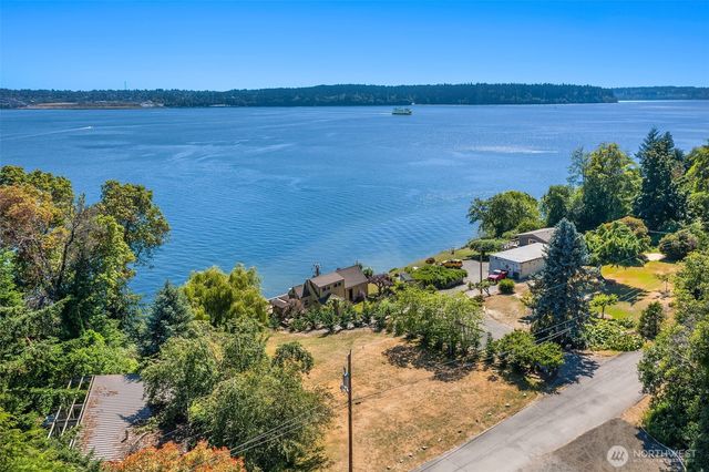 12422 SW Bachelor Road, Vashon, WA 98070
