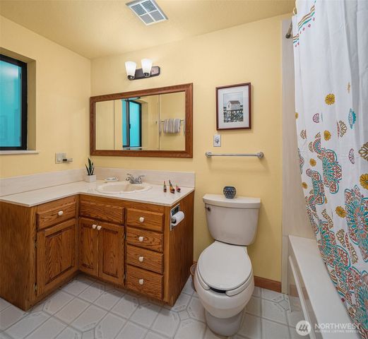 12422 SW Bachelor Road, Vashon, WA 98070