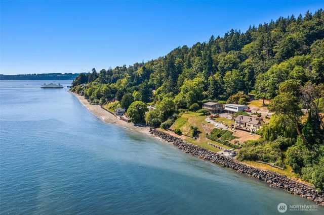 12422 SW Bachelor Road, Vashon, WA 98070