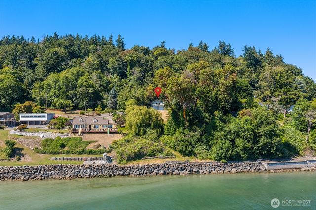 12422 SW Bachelor Road, Vashon, WA 98070