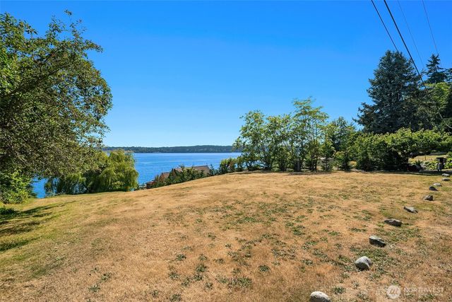 12422 SW Bachelor Road, Vashon, WA 98070