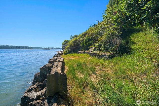 12422 SW Bachelor Road, Vashon, WA 98070
