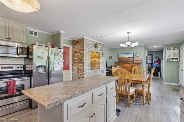 5785 Lamplighter Drive, Girard, OH 44420