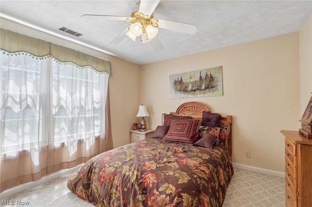5785 Lamplighter Drive, Girard, OH 44420
