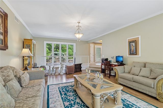 5785 Lamplighter Drive, Girard, OH 44420