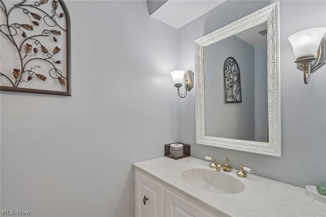 5785 Lamplighter Drive, Girard, OH 44420