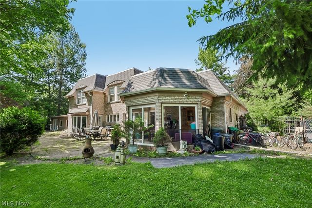 5785 Lamplighter Drive, Girard, OH 44420