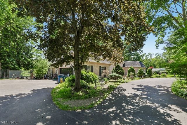 5785 Lamplighter Drive, Girard, OH 44420