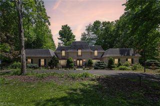 5785 Lamplighter Drive, Girard, OH 44420