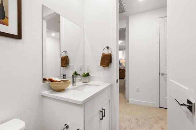 1303 Besra Terrace 9, Sunnyvale, CA 94087